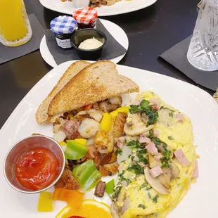 Farmer's Market Omelet + Brisket Hash