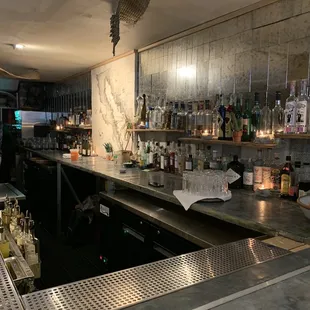 sushi and sashimi, interior