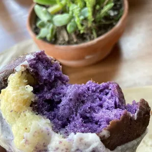 Ube muffin