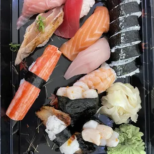 deluxe sushi with scallops nigiri