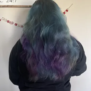 5 days after leaving the salon. Color missing in areas, color muddy and hideous. Not a balayage. Only received half a refund from Megan