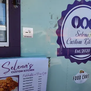 YUMMMMMMMMMMYYYYY! The catfish is fire an the Selena pudding extra fire...Catfish and Crawfish Etouffee OMG