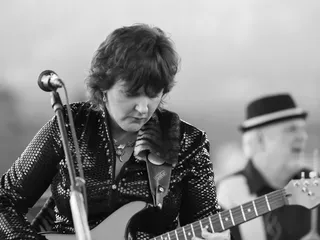 Cari Dell Guitar Lessons