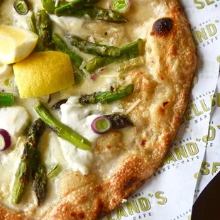 Delta Asparagus &amp; Spring Onion Pizza
