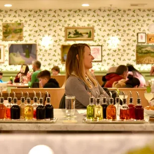 Visit our newly remodeled Sellands Broadway! Discover a fresh look, a new bar with craft cocktails, and the same local fare you love!