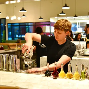 Visit our newly remodeled Sellands Broadway! Discover a fresh look, a new bar with craft cocktails, and the same local fare you love!