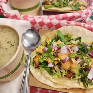 Cup Chowder, Calamar Taco