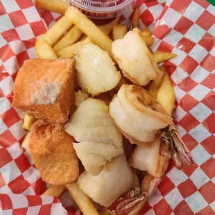 Come and get one of our &quot;Fish Combos&quot; only at &quot;Sellwood Fish and Chips&quot;