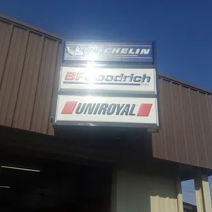 Power ran to all signs for Fresno Tire Company