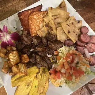 Platter Boquita de Chorizo, Carne Asada Tipo Boca