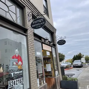 Exterior of Semifreddi&apos;s Bakery in Kensington.