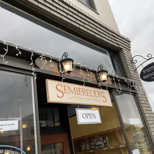 Exterior of Semifreddi&apos;s Bakery in Kensington.