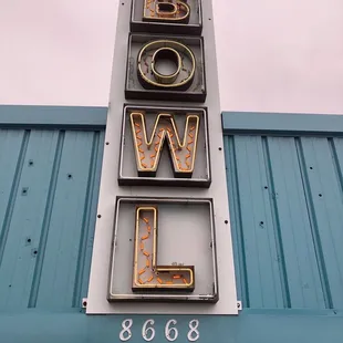 Great lanes! Service was excellent. Great deals for groups. Fun times!