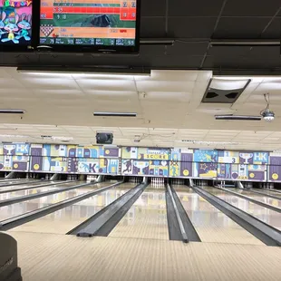 Website says "Galactic Bowling Wednesday 9:30-12:30" it's 1203‍