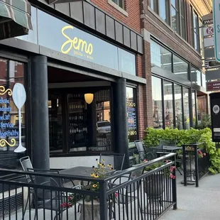 the outside of the restaurant