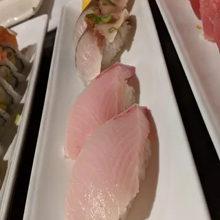 Hamachi Nigiri