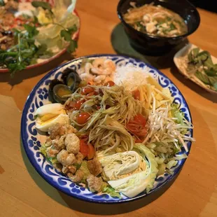 Papaya salad platter