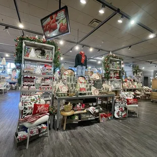 Holiday gift/decor display