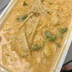 Dinner Curry Noodles with chicken, extra sauce , without mushrooms