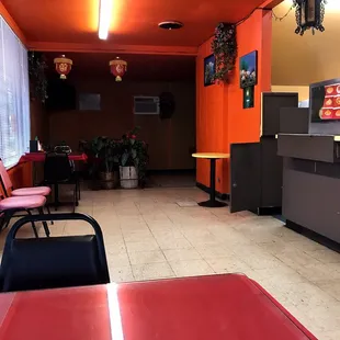 Dining room worn, suffiecient