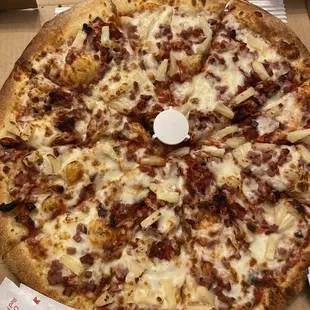 Hawaiian Pizza with sundried tomatoes