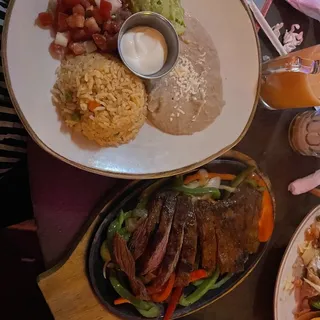 Fajitas w. Carne Asada