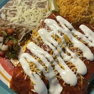 a plate of mexican food