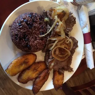 Bistec Encebollado