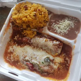 Chili reliieno and chicken enchilada combo