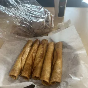 5 Rolled Tacos beef and the 20oz drink special w/ Cinnamon Treats