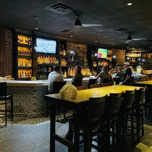 bagels, interior