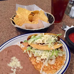 Taco platter, lunch special is lots o' food n fast!