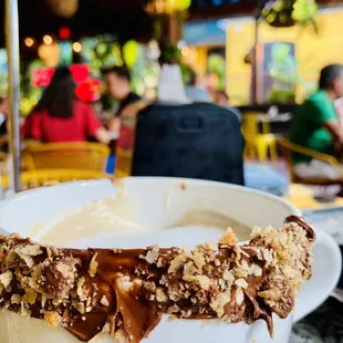 Cafe con leche with nutella/praline rim