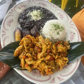 Plato Pabellon Pollo