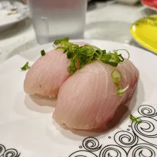 Yellow tail nigiri