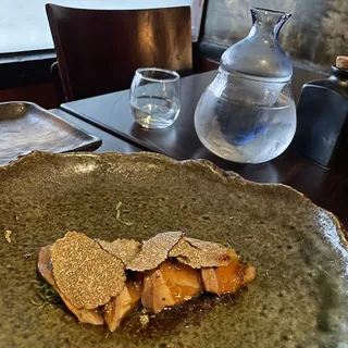 Salmon Tataki w Truffle sauce