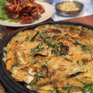 해물파전 Seafood Pancake