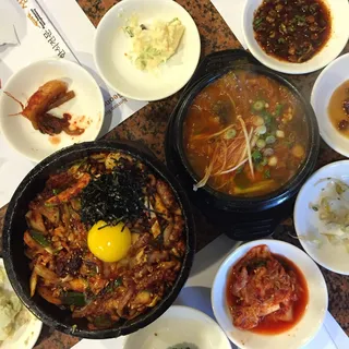 Nakji Dolsot Bibimbap