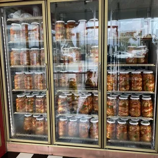 Kimchi refrigerator