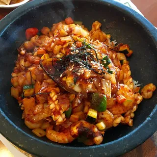 Haemul Dolsot Bibimbap