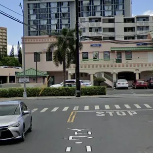 パラママーケットの前の道