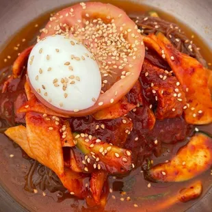 They used fish bones when menu says raw fish ($19). It is not worth the price. Fish bones should be very cheap.