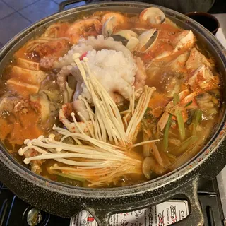 Seafood Hot Pot