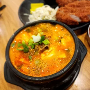 Beef soft tofu soup
