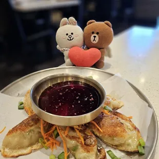 Fried mandoo... yummy!