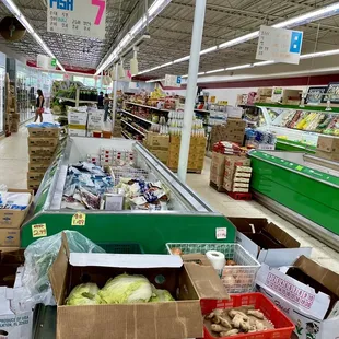 a grocery store aisle