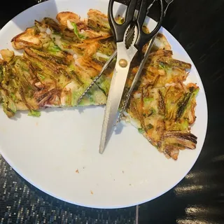 A5. Seafood & Green Onion Pancake