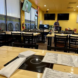 sushi and sashimi, interior