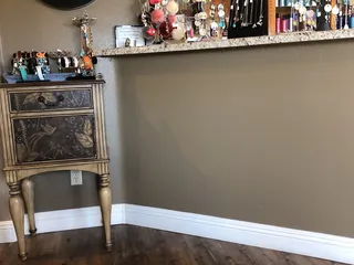 Studio West 300 Salon