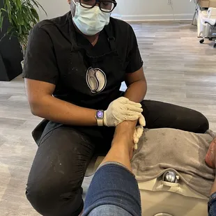 Zach is giving my feet the best massage...eveeeeeeeerrrr!!